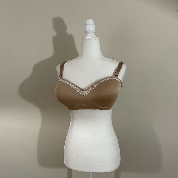 Hanes sz 2 XL bra in a caramel color with a lace accent on the bust line - Picture 2 of 10